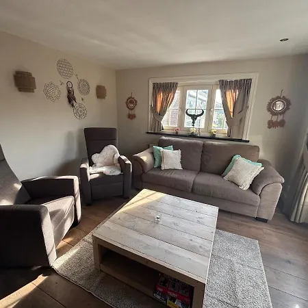 Amsterdam 25 Min , 10 Minutes 2 Bedrooms Апартаменты