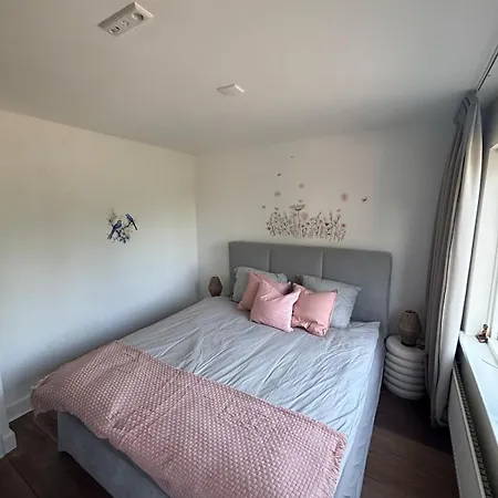 Apartment Amsterdam 25 min , Beach 10 Minutes 2 bedrooms Akersloot