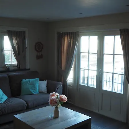 Amsterdam 25 min , Beach 10 Minutes 2 bedrooms Apartment Akersloot