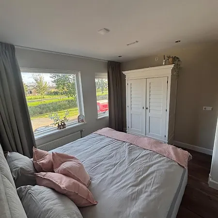 Amsterdam 25 Min , 10 Minutes 2 Bedrooms *