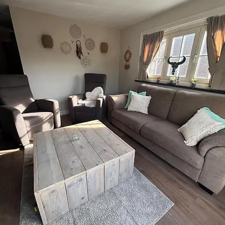 Amsterdam 25 min , Beach 10 Minutes 2 bedrooms