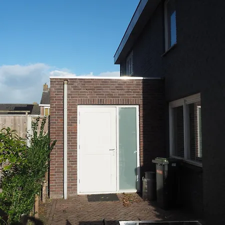 Апартаменты Amsterdam 25 Min , 10 Minutes 2 Bedrooms *