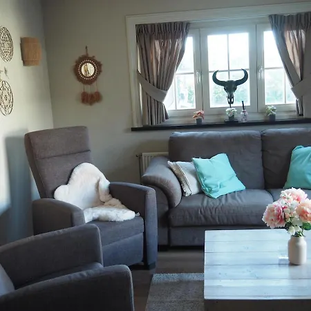 Amsterdam 25 min , Beach 10 Minutes 2 bedrooms Apartment